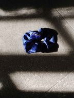 Chouchou en satin personnalisé – Brodé à la main