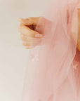Voile de mariée coloré – Poème & fleurs en soie
