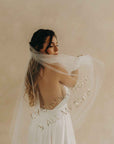 Voile mi-long – Inscription paillettes dorées