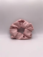 Chouchous en satin brodé – Accessoires cheveux EVJF et mariage