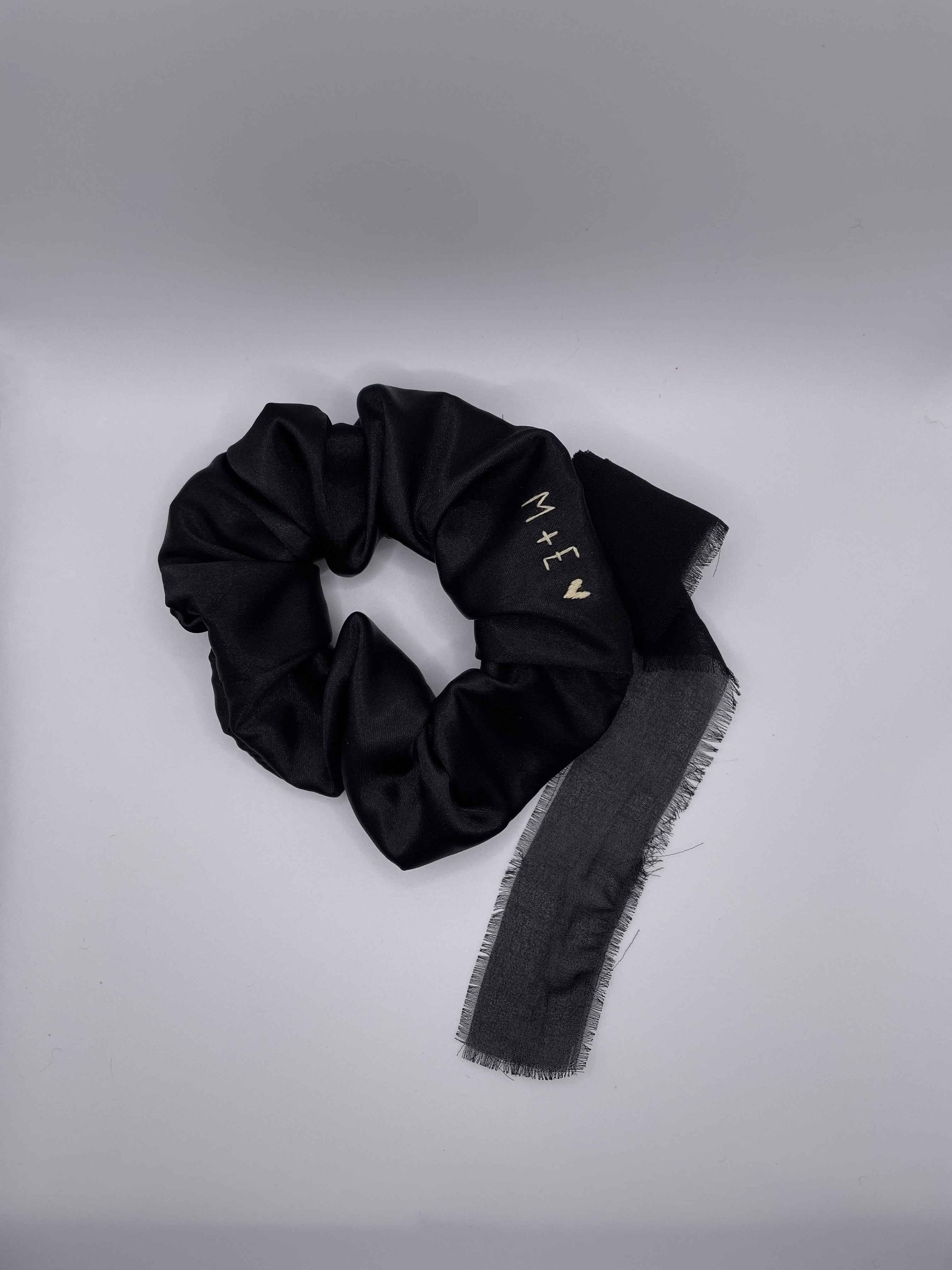 Lot chouchou et ruban bouquet personnalisés – Broderie sur mesure