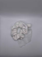 Lot chouchou et ruban bouquet personnalisés – Broderie sur mesure