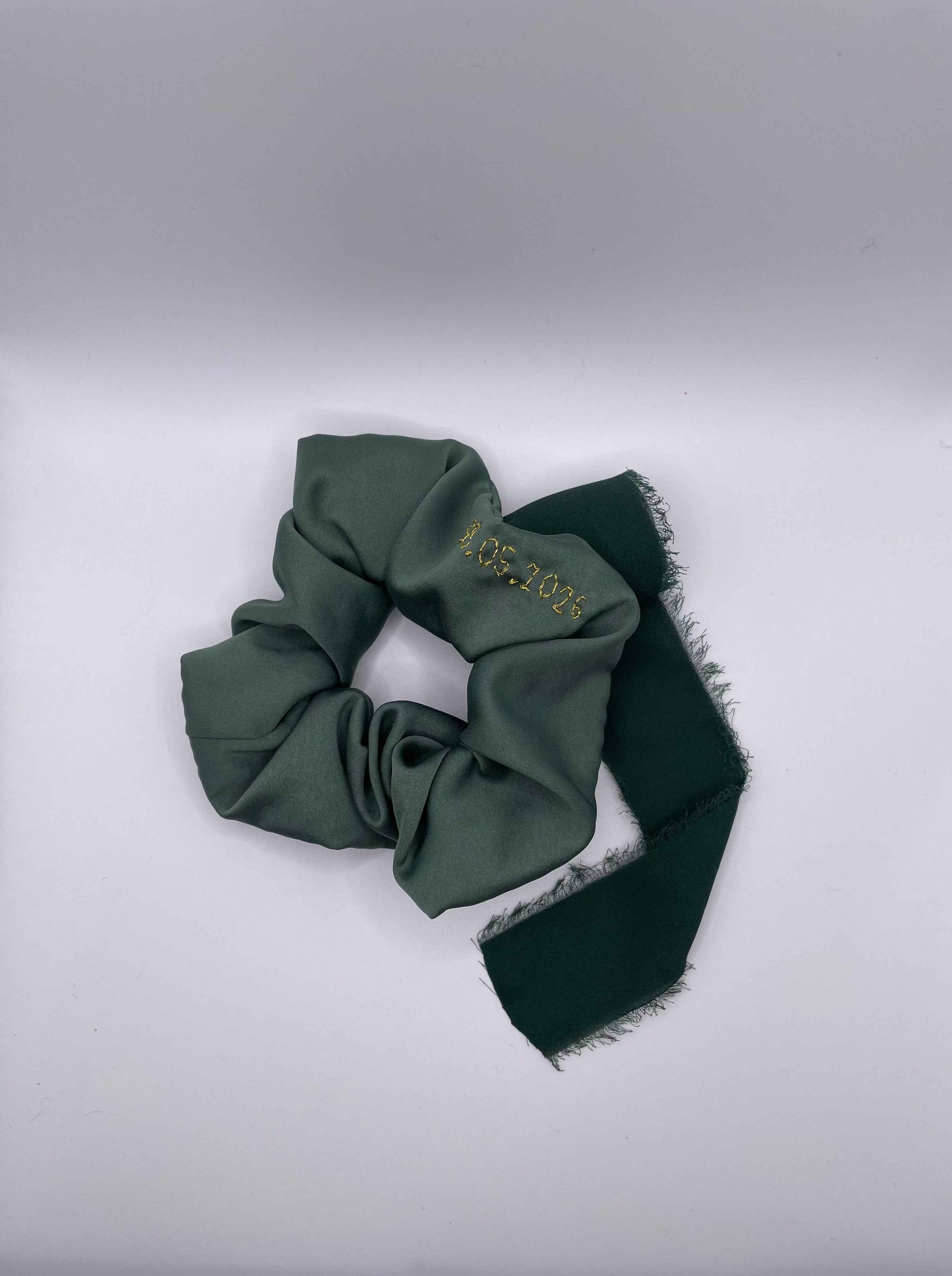 Lot chouchou et ruban bouquet personnalisés – Broderie sur mesure