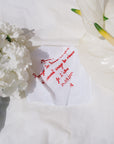 Mouchoir brodé avec texte – Une déclaration d’amour unique